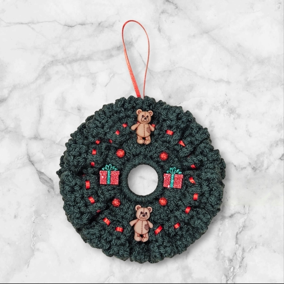 Christmas Ornament Small Crochet Wreaths Set of 4, Teddy Bears,Christmas Gnome, - Picture 5 of 7
